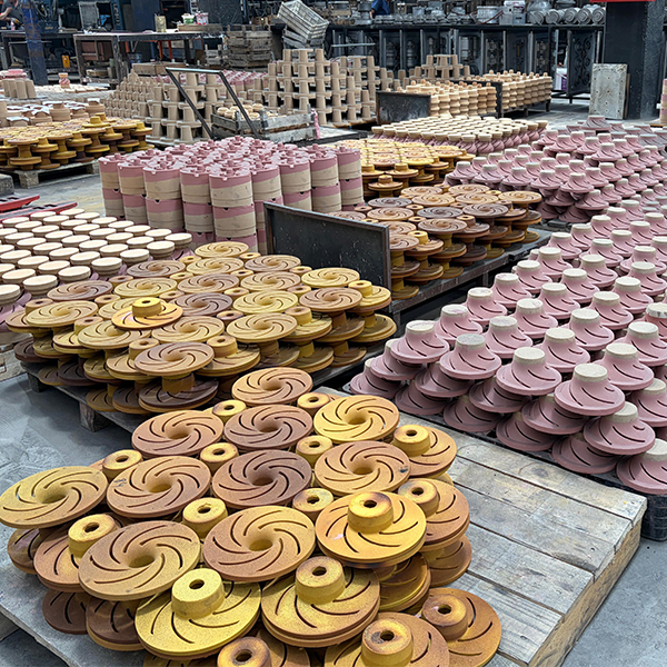 Kum kalıba dökülen ergimiş metal